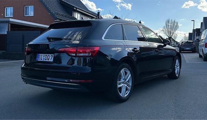 Gebraucht Audi A4 Sport 190 PS (139 kW) 2016 Schwarz Kombi
