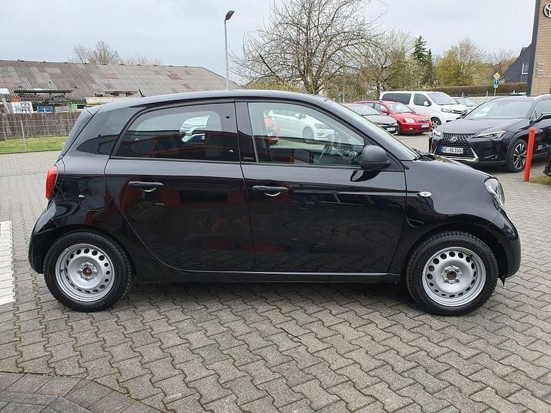 Gebraucht Smart ForFour Passion 90 PS (66 kW) 2018 Schwarz Kleinwagen