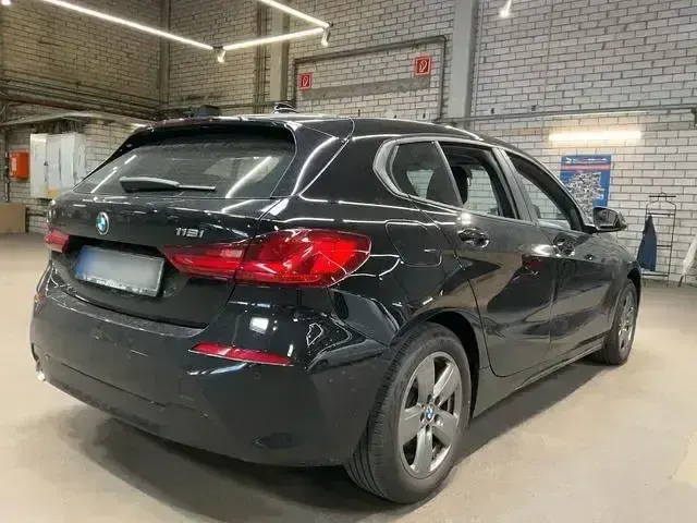 Gebraucht BMW 118 Advantage 136 PS (100 kW) 2023 Schwarz Kleinwagen