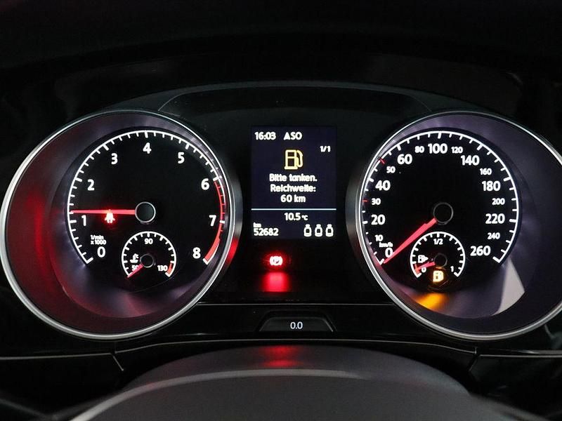 Gebraucht VW Touran Highline 150 PS (110 kW) 2022 Schwarz Van / Kleinbus