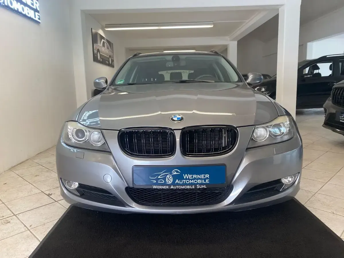 Gebraucht BMW 318 Performance 143 PS (105 kW) 2010 Grau Kombi
