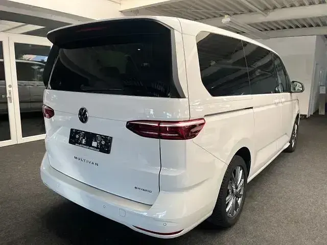 Usata VW Multivan Life 150 CV (110 kW) 2022 Bianco Monovolume
