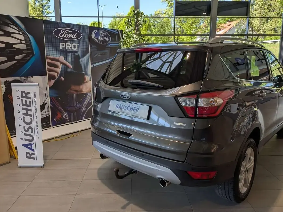 Gebraucht Ford Kuga Cool & Connect 120 PS (88 kW) 2019 Magneticgrau SUV