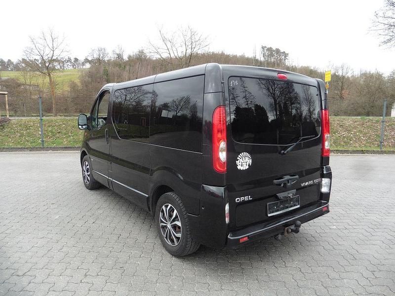 Gebraucht Opel Vivaro 114 PS (83 kW) 2014 Schwarz Van / Kleinbus