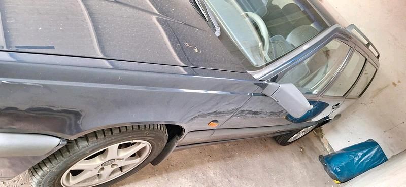 Blau Gebraucht 1995 Volvo 850 Kombi | 2.500 € - Bild 1/4
