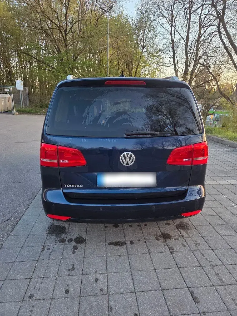 Gebraucht VW Touran Cup 140 PS (102 kW) 2014 Blau Van / Kleinbus