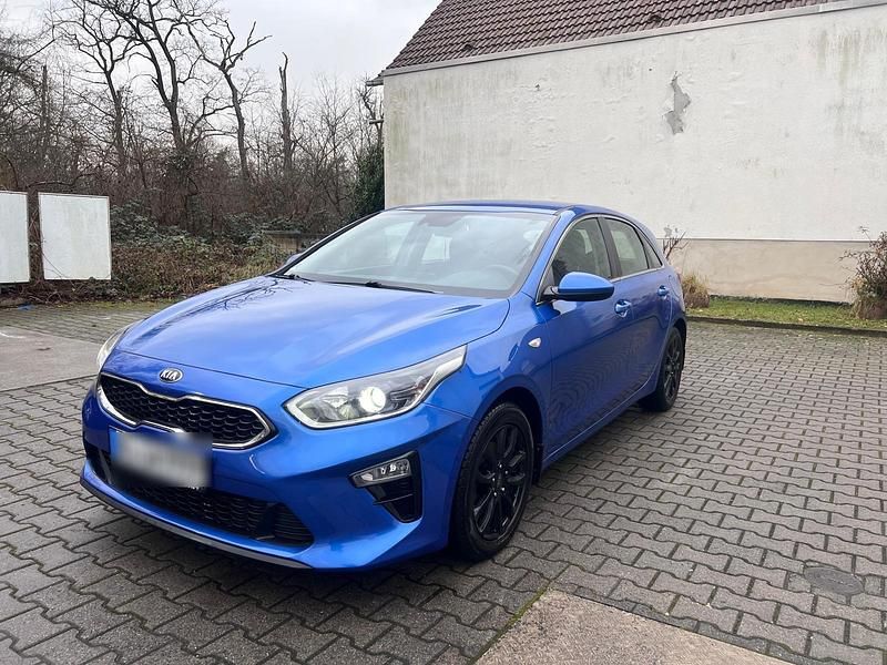 Gebraucht Kia Ceed Turbo 140 PS (102 kW) 2019 Blau Kleinwagen