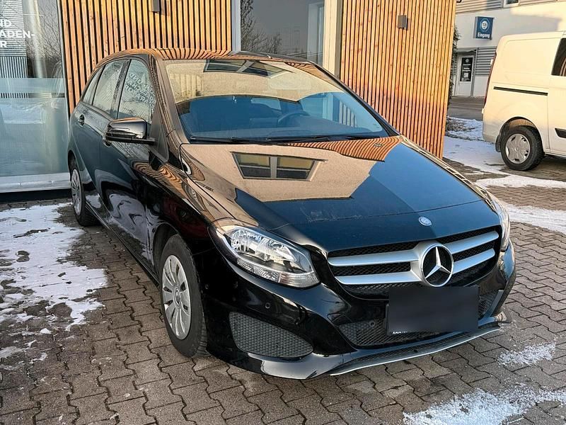 Gebraucht Mercedes B160 100 PS (73 kW) 2016 Schwarz Van / Kleinbus