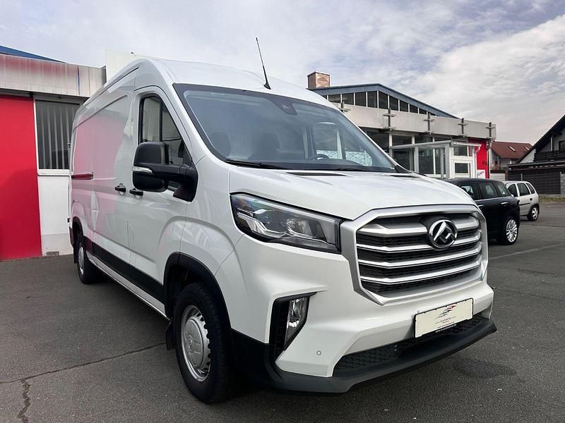 Second-hand Maxus V90 147 CP (108 kW) 2023 Alb Van