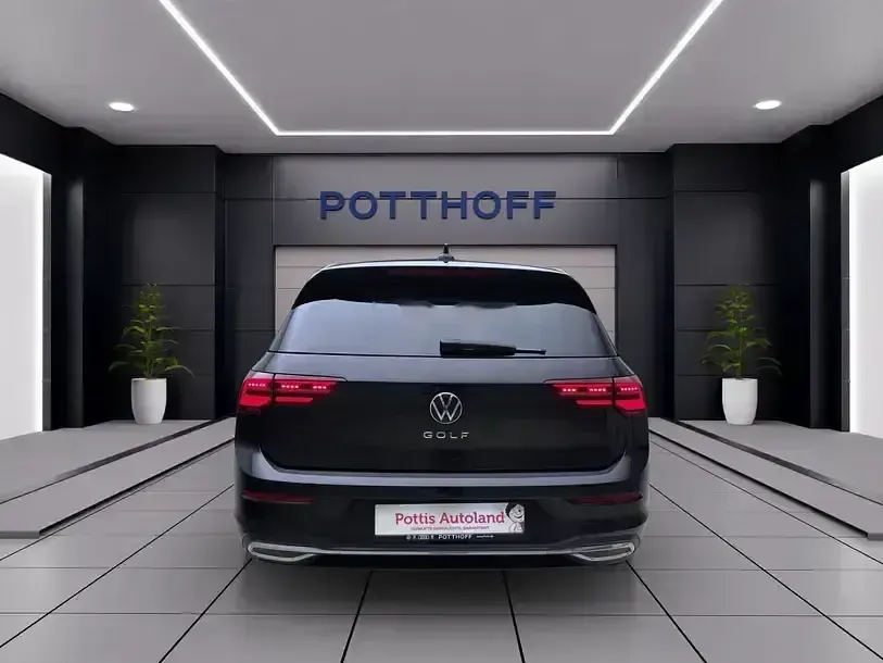 Gebraucht VW Golf VIII Active 150 PS (110 kW) 2023 Schwarz Limousine