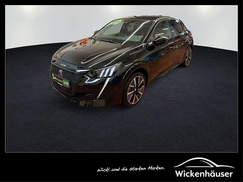 Lackierung schwarz perla nera/ Gebraucht 2021 Peugeot 208 GT-line Kleinwagen | 15.990 € - Bild 1/4