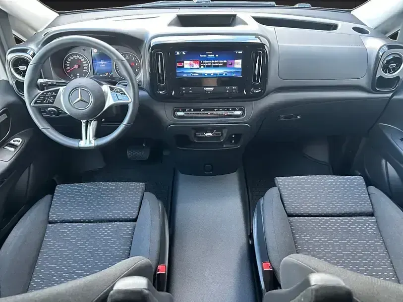 Gebraucht Mercedes Vito 163 PS (119 kW) 2025 Arktikweiß Van