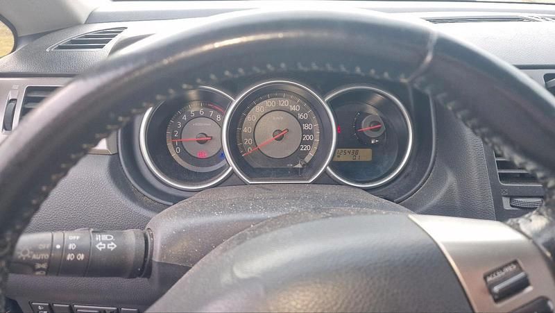 Gebraucht Nissan Tiida 106 PS (77 kW) 2009 Blau Limousine