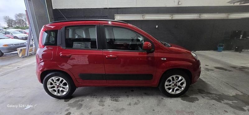 Gebraucht Fiat Panda Lounge 86 PS (63 kW) 2014 Rot Kleinwagen