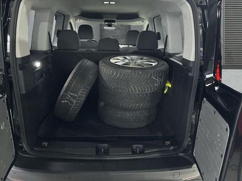 Gebraucht VW Caddy Basis 122 PS (89 kW) 2022 Schwarz Van / Kleinbus