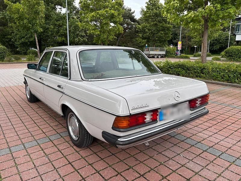 Gebraucht Mercedes 200 60 PS (44 kW) 1980 Grau Limousine