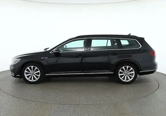 Usata VW Passat GTE 218 CV (160 kW) 2022 Nero Station wagon