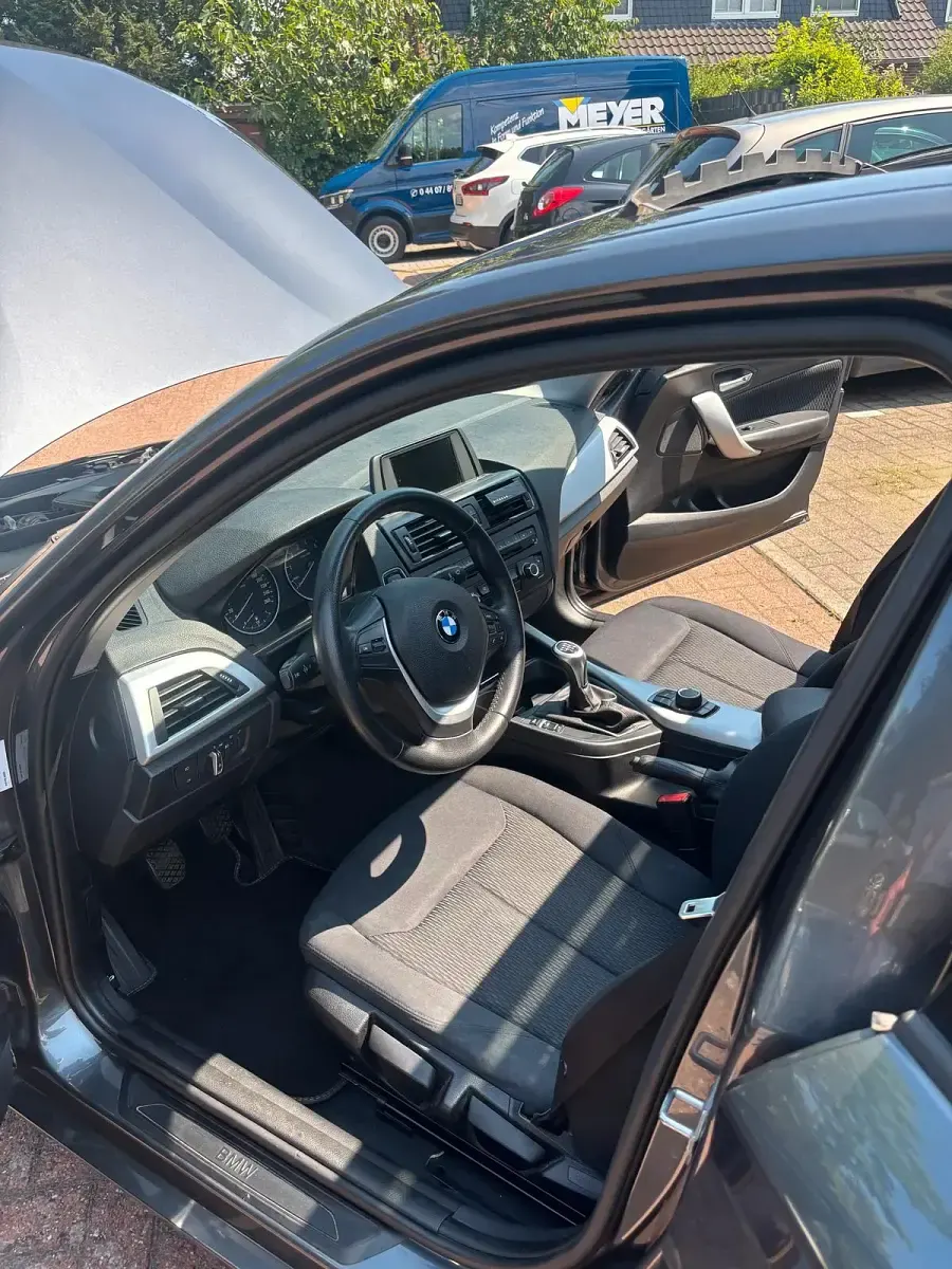 Gebraucht BMW 116 136 PS (100 kW) 2012 Grau Kleinwagen