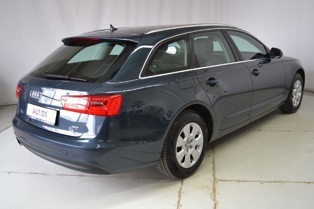Gebraucht Audi A6 177 PS (130 kW) 2012 Blau metallic Kombi
