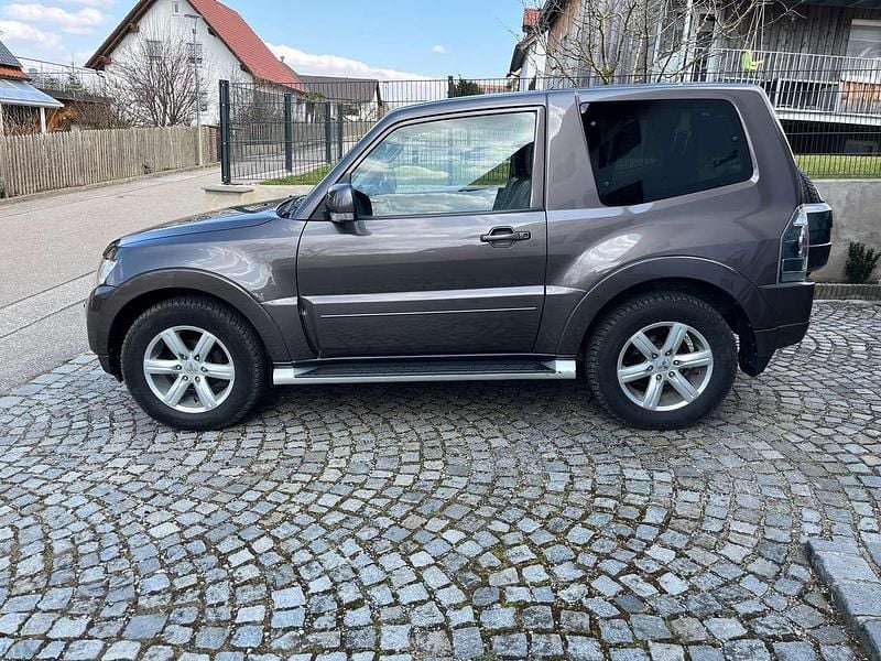 Gebraucht Mitsubishi Pajero Plus 190 PS (139 kW) 2016 Braun SUV