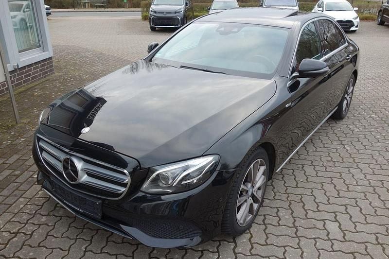 Gebraucht Mercedes E350 258 PS (189 kW) 2016 Obsidianschwarz Limousine