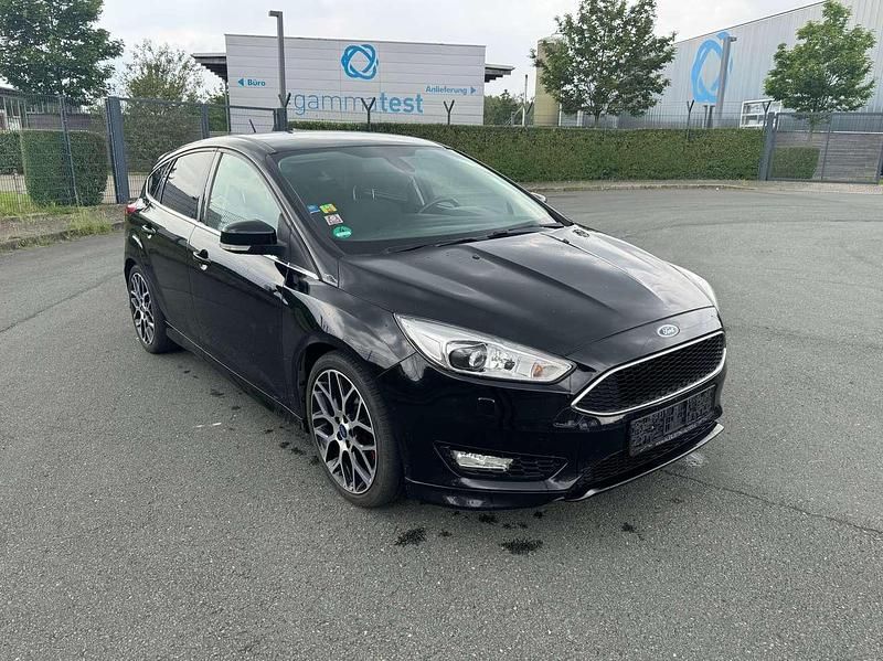 Gebraucht Ford Focus Titanium 182 PS (133 kW) 2016 Iridiumschwarz metallic Limousine