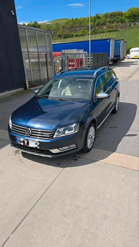 Blau Gebraucht 2012 VW Passat Alltrack Kombi | 6.799 € (Superpreis) - Bild 1/4