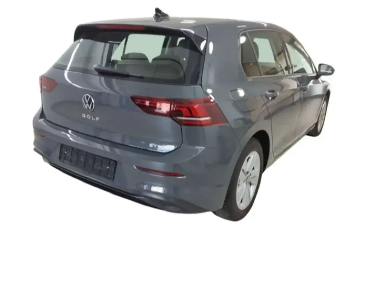 Gebraucht VW Golf VIII Life 150 PS (110 kW) 2025 Delfingrau metallic Limousine