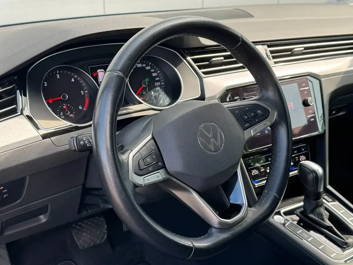 Gebraucht VW Passat 200 PS (147 kW) 2021 Blau Kombi