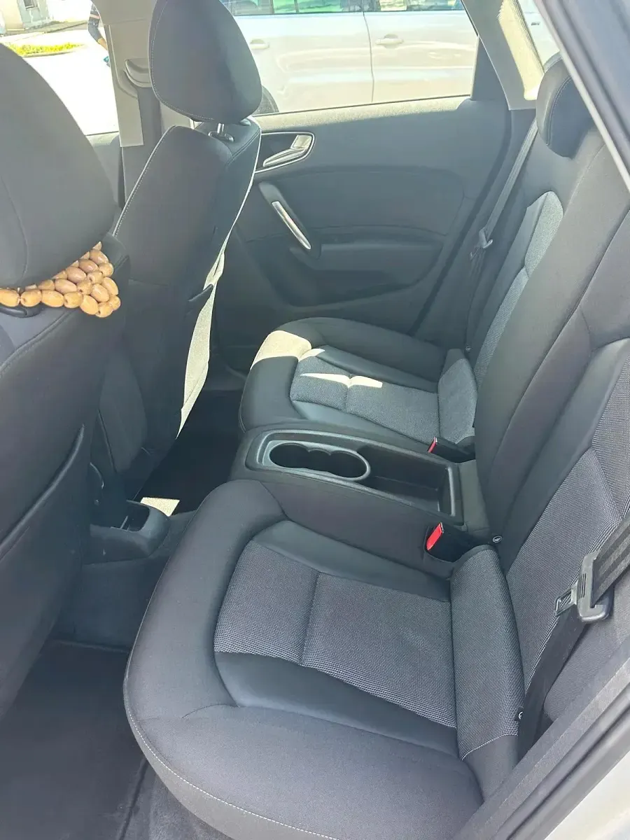 Gebraucht Audi A1 Attraction 122 PS (89 kW) 2012 Silber Kleinwagen