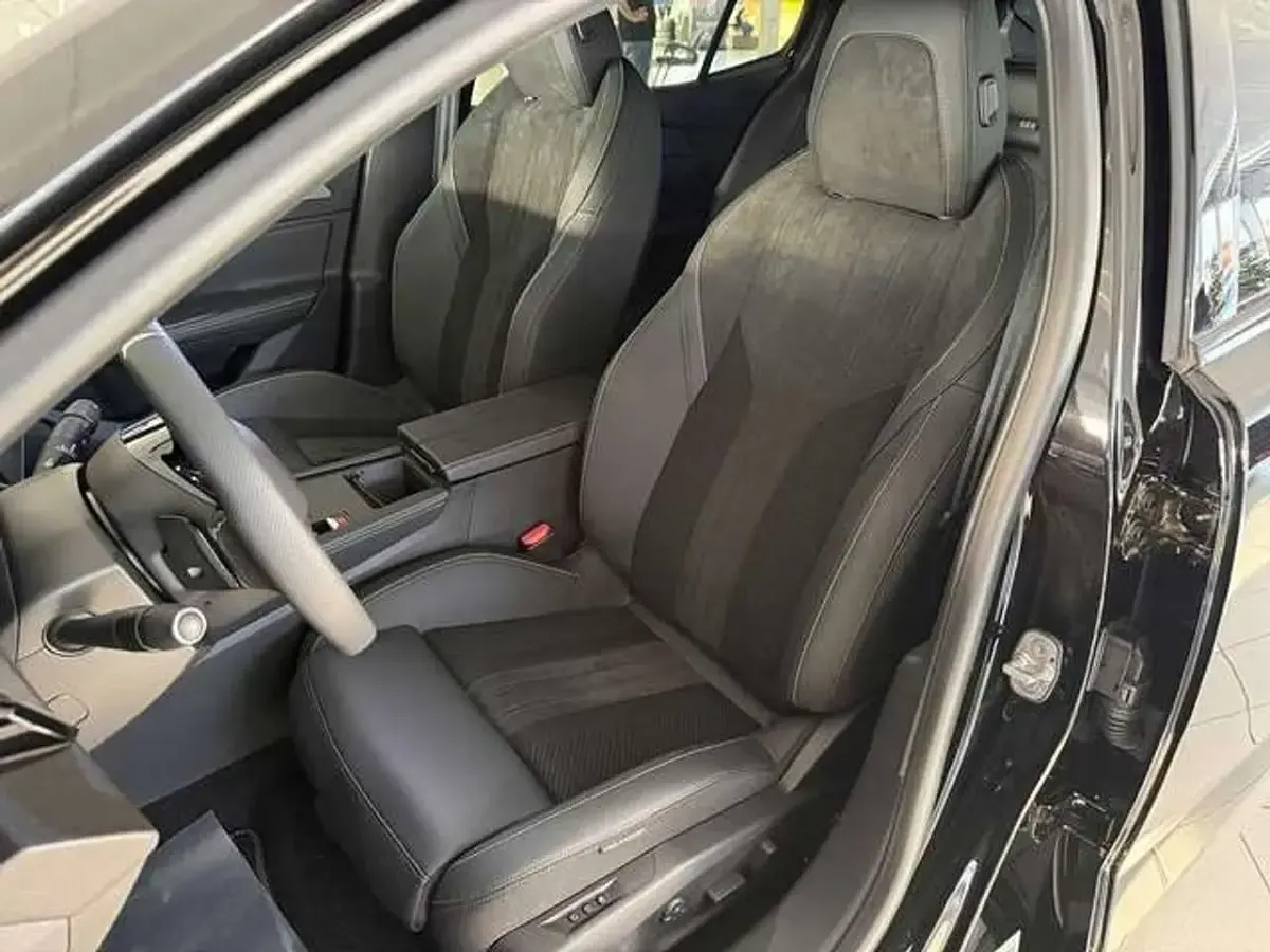 Gebraucht Peugeot 408 GT 136 PS (100 kW) 2025 Schwarz SUV