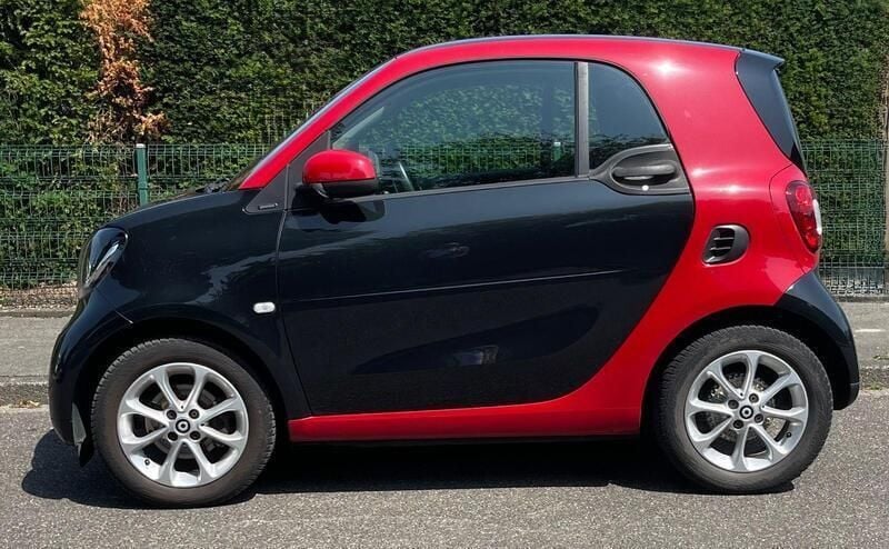 Schwarz Gebraucht 2017 Smart ForTwo Coupé Passion Kleinwagen | 13.200 € (Guter Preis) - Bild 1/4