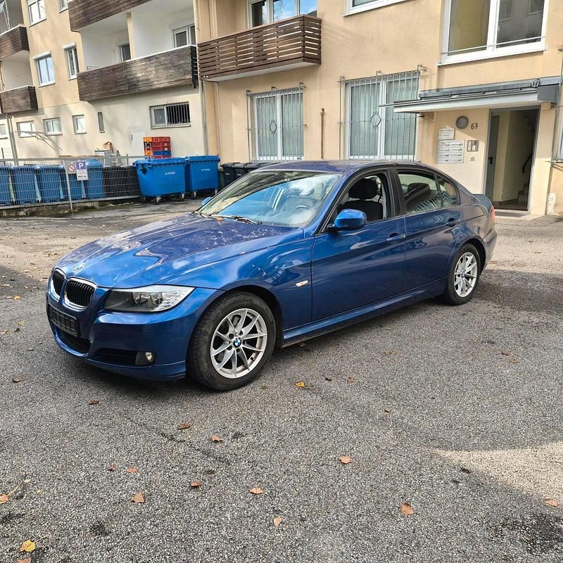 Blau Gebraucht 2011 BMW 318 Limousine | 5.555 € (Guter Preis) - Bild 1/4