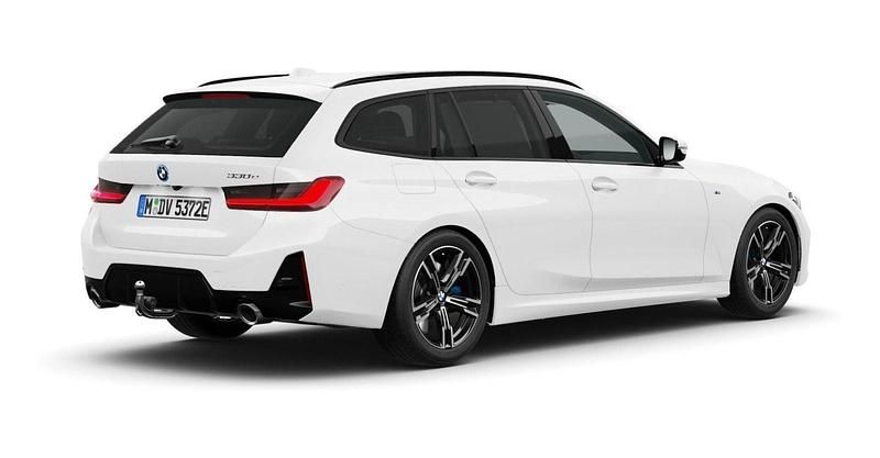 Gebraucht BMW 330e Comfort Edition 292 PS (214 kW) 2025 Weiß Kombi