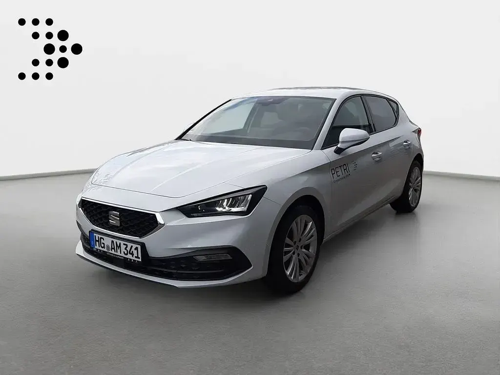 Second-hand Seat Leon Style 150 CP (110 kW) 2025 Alb Berlinǎ