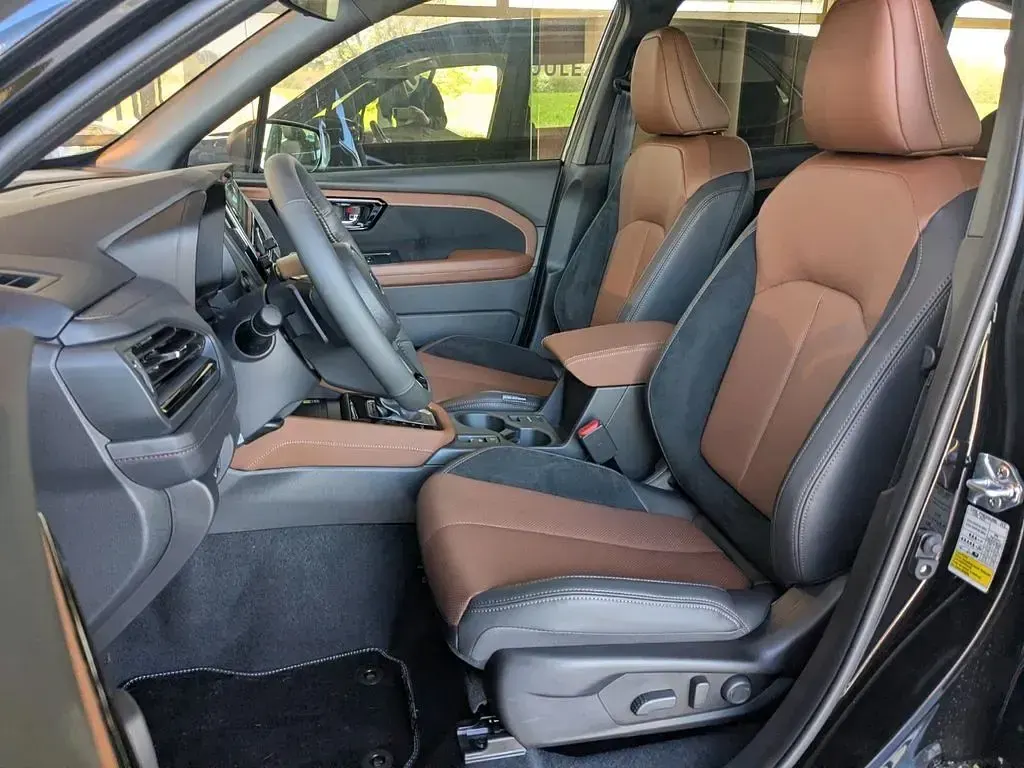 Neu Subaru Forester Platinum 136 PS (100 kW) 2025 Schwarz SUV