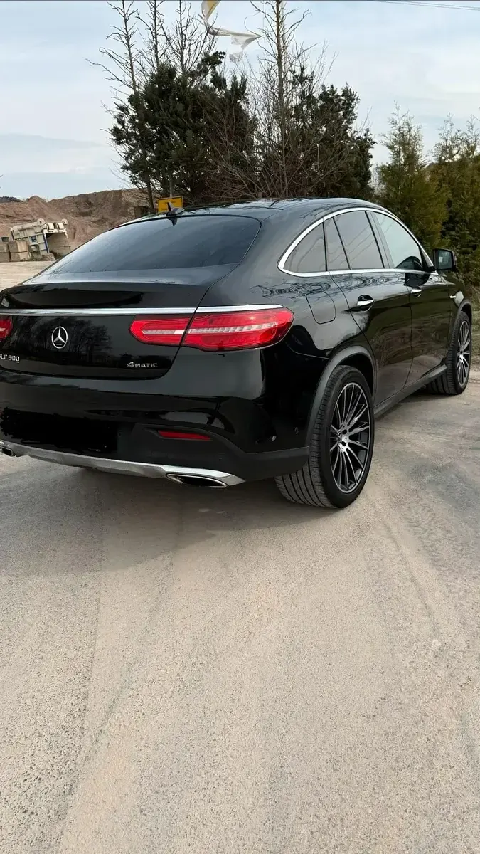 Gebraucht Mercedes GLE500 Style 455 PS (334 kW) 2017 Schwarz Coupé