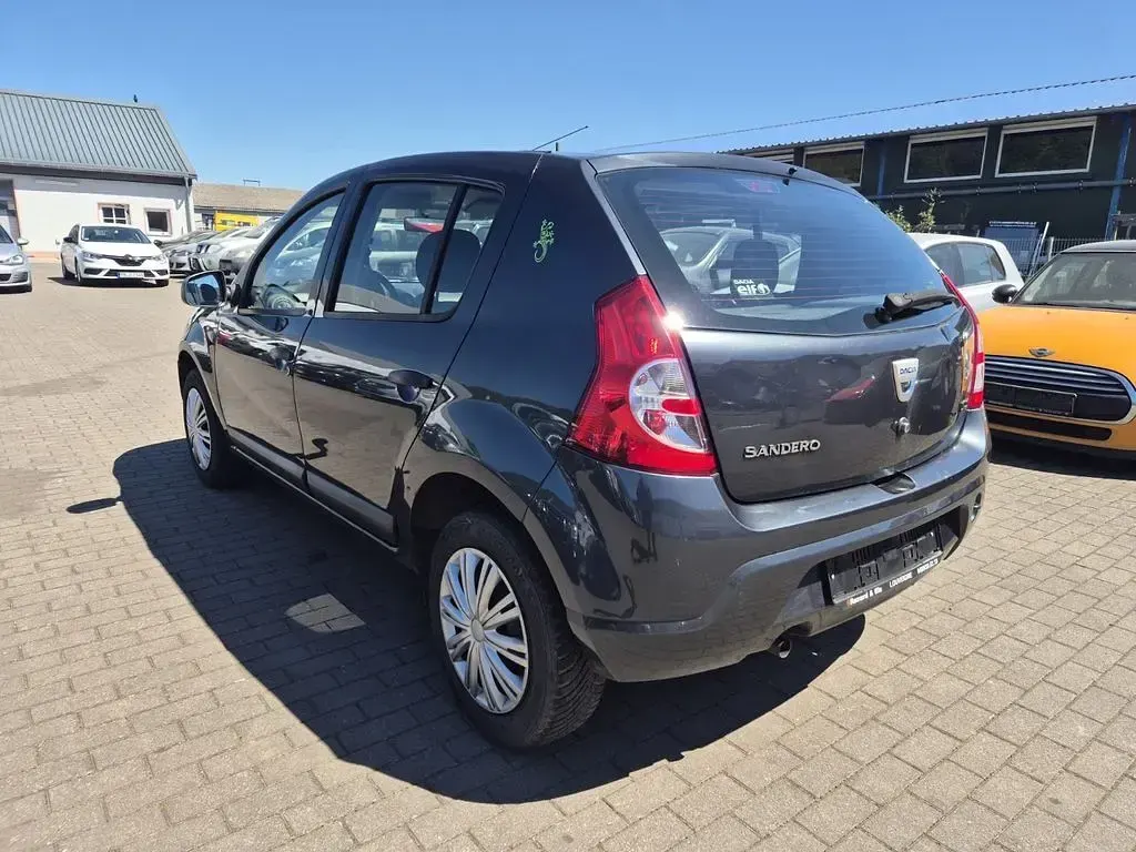 Gebraucht Dacia Sandero Lauréate 75 PS (55 kW) 2011 Grau Limousine