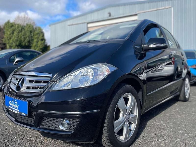Gebraucht Mercedes A160 95 PS (69 kW) 2010 Kosmosschwarz  metalliclack Kleinwagen