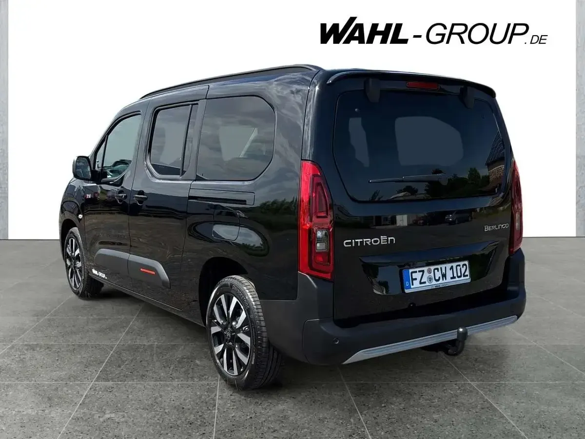 Gebraucht Citroën Berlingo 131 PS (96 kW) 2026 Lackierung schwarz perla nera/ Van / Kleinbus