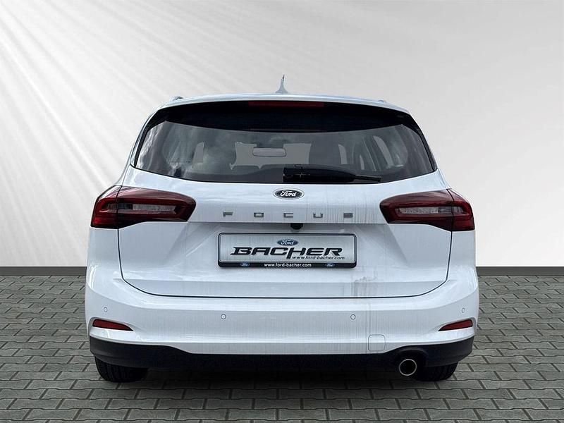 Neu Ford Focus Titanium 116 PS (85 kW) 2026 Weiß Limousine