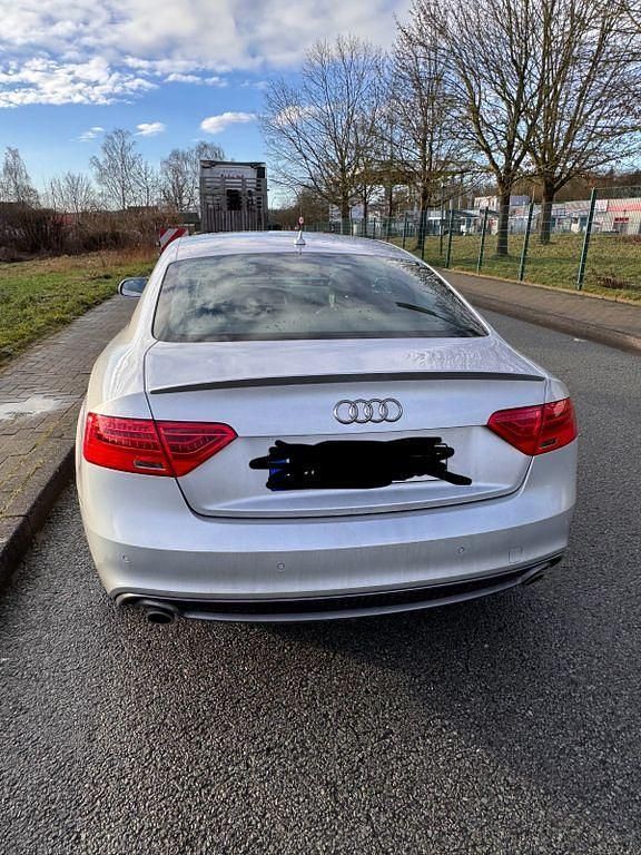 Silber Gebraucht 2011 Audi A5 S-Line Coupé | 11.800 € (Fairer Preis) - Bild 1/4