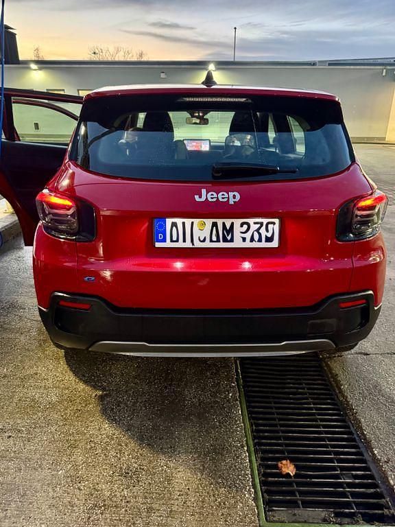 Gebraucht Jeep Avenger EV 114 kW (156 PS) 2024 Rot SUV