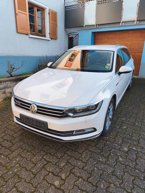 Gebraucht VW Passat Highline 190 PS (139 kW) 2016 Weiß Kombi