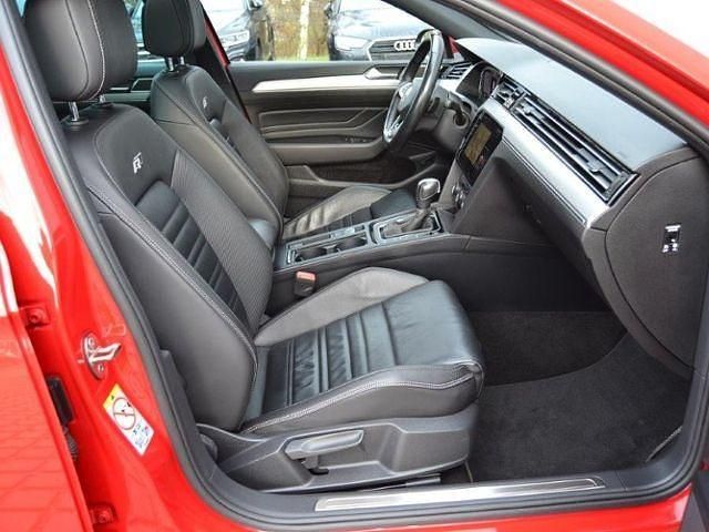 Gebraucht VW Passat Elegance 239 PS (175 kW) 2020 Rot (tornadorot) Kombi