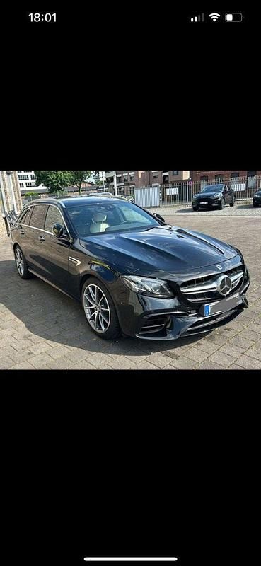 Schwarz Gebraucht 2018 Mercedes E63 AMG AMG Kombi | 50.500 € (Fairer Preis) - Bild 1/4