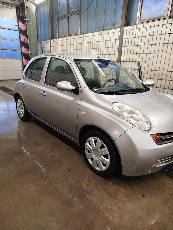 Gebraucht Nissan Micra 80 PS (58 kW) 2003 Silber Kleinwagen