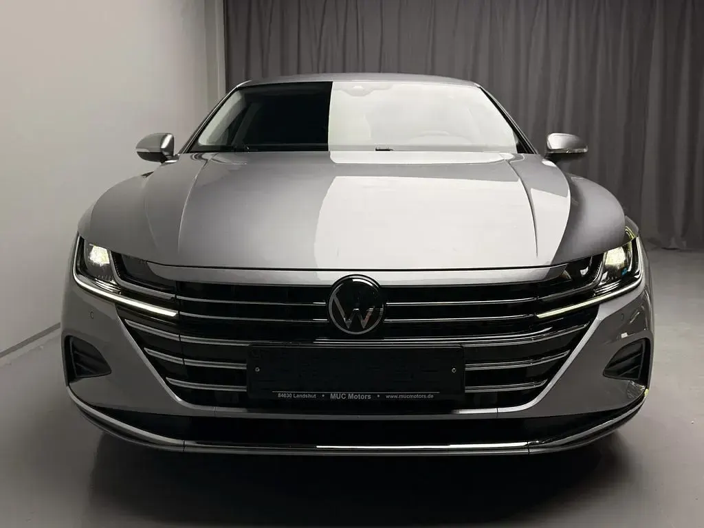 Gebraucht VW Arteon Elegance 150 PS (110 kW) 2024 Pyritsilber metallic Kombi