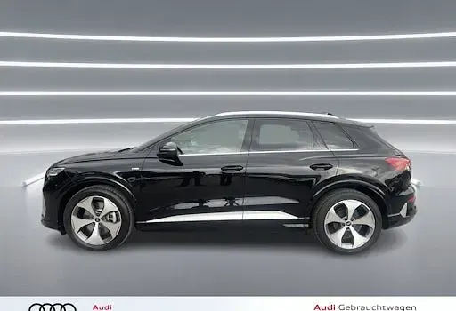 Gebraucht Audi Q4 e-tron S-Line 210 kW (286 PS) 2026 Schwarz SUV