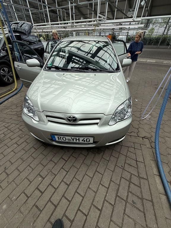 Silber Gebraucht 2005 Toyota Corolla Executive Limousine | 3.500 € (Fairer Preis) - Bild 1/4